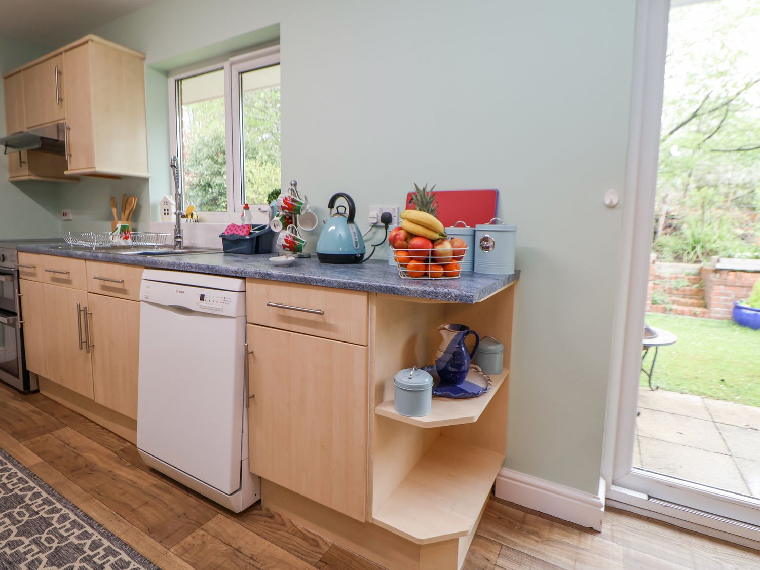 2 Mountain View, Chirk, Wrexham. Pet-friendly. Near AONB. Near shop. Near to a pub. Off-road parking