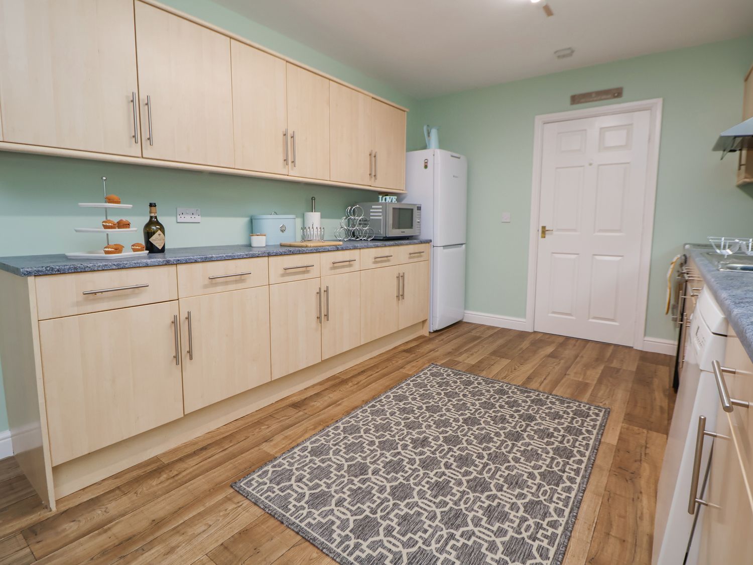 2 Mountain View, Chirk, Wrexham. Pet-friendly. Near AONB. Near shop. Near to a pub. Off-road parking
