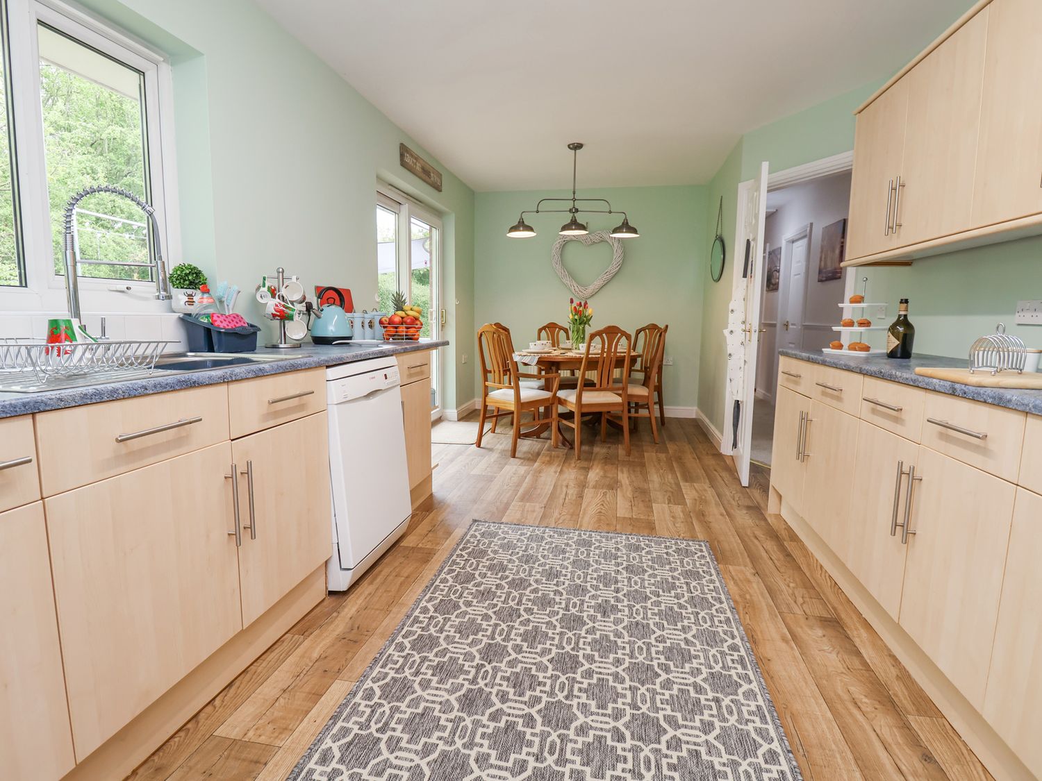 2 Mountain View, Chirk, Wrexham. Pet-friendly. Near AONB. Near shop. Near to a pub. Off-road parking