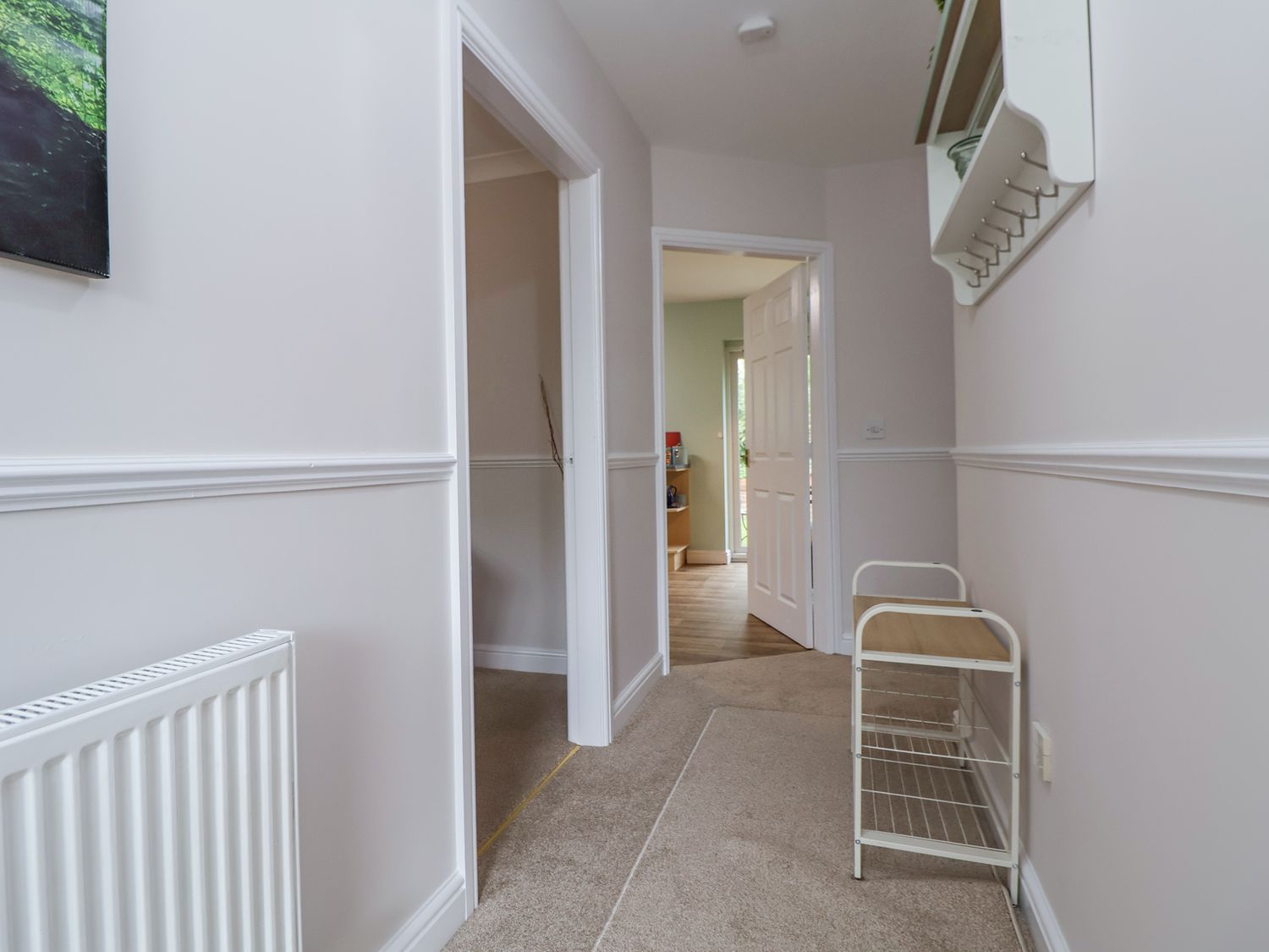 2 Mountain View, Chirk, Wrexham. Pet-friendly. Near AONB. Near shop. Near to a pub. Off-road parking