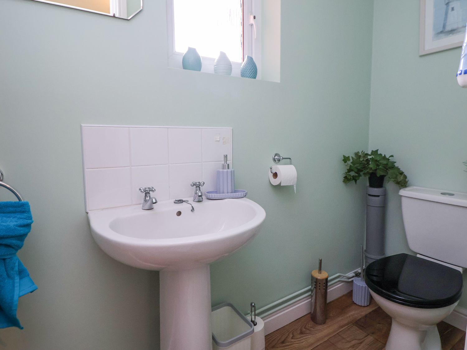 2 Mountain View, Chirk, Wrexham. Pet-friendly. Near AONB. Near shop. Near to a pub. Off-road parking