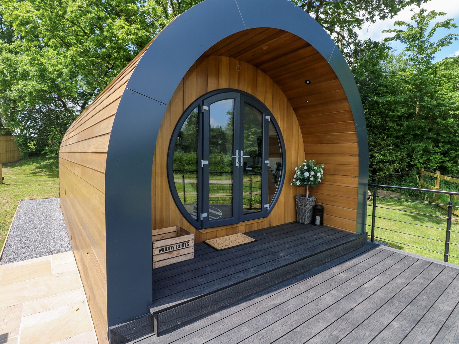 Roselea Luxury Pod Lodge, Llanddarog