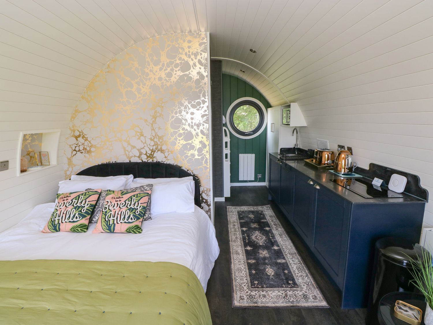 Roselea Luxury Pod Lodge, Llanddarog