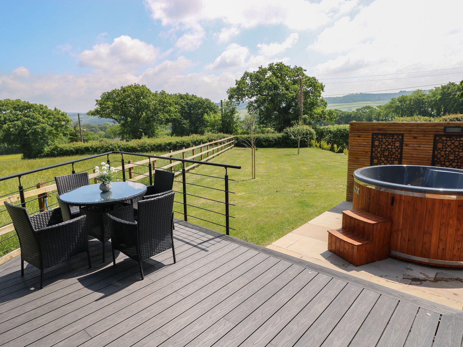 Roselea Luxury Pod Lodge, Llanddarog