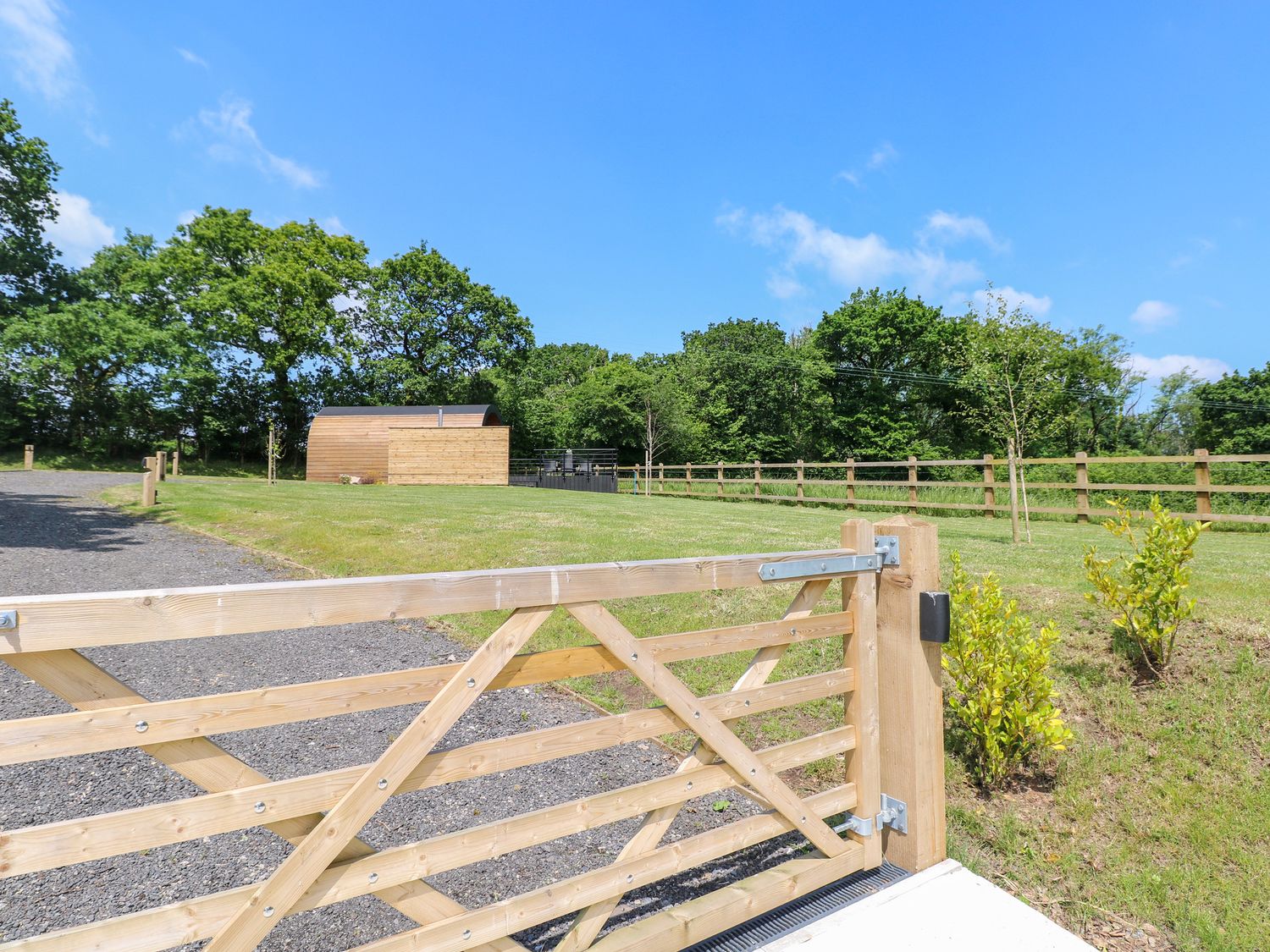 Roselea Luxury Pod Lodge, Llanddarog