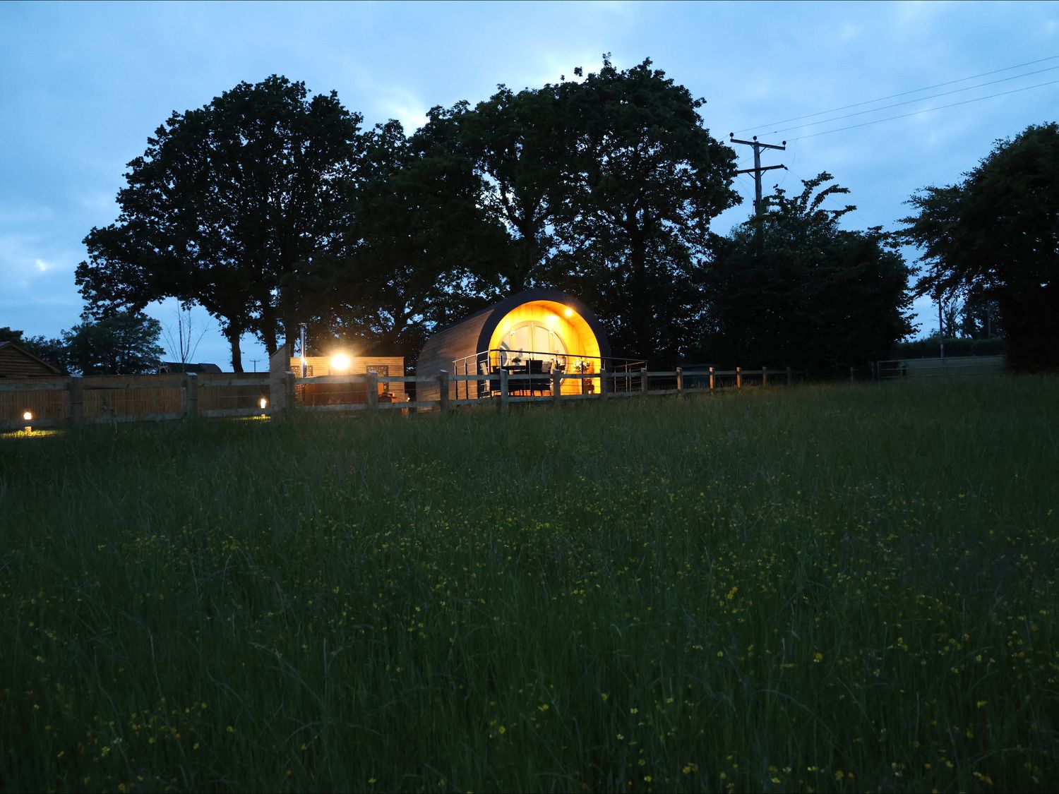 Roselea Luxury Pod Lodge, Llanddarog