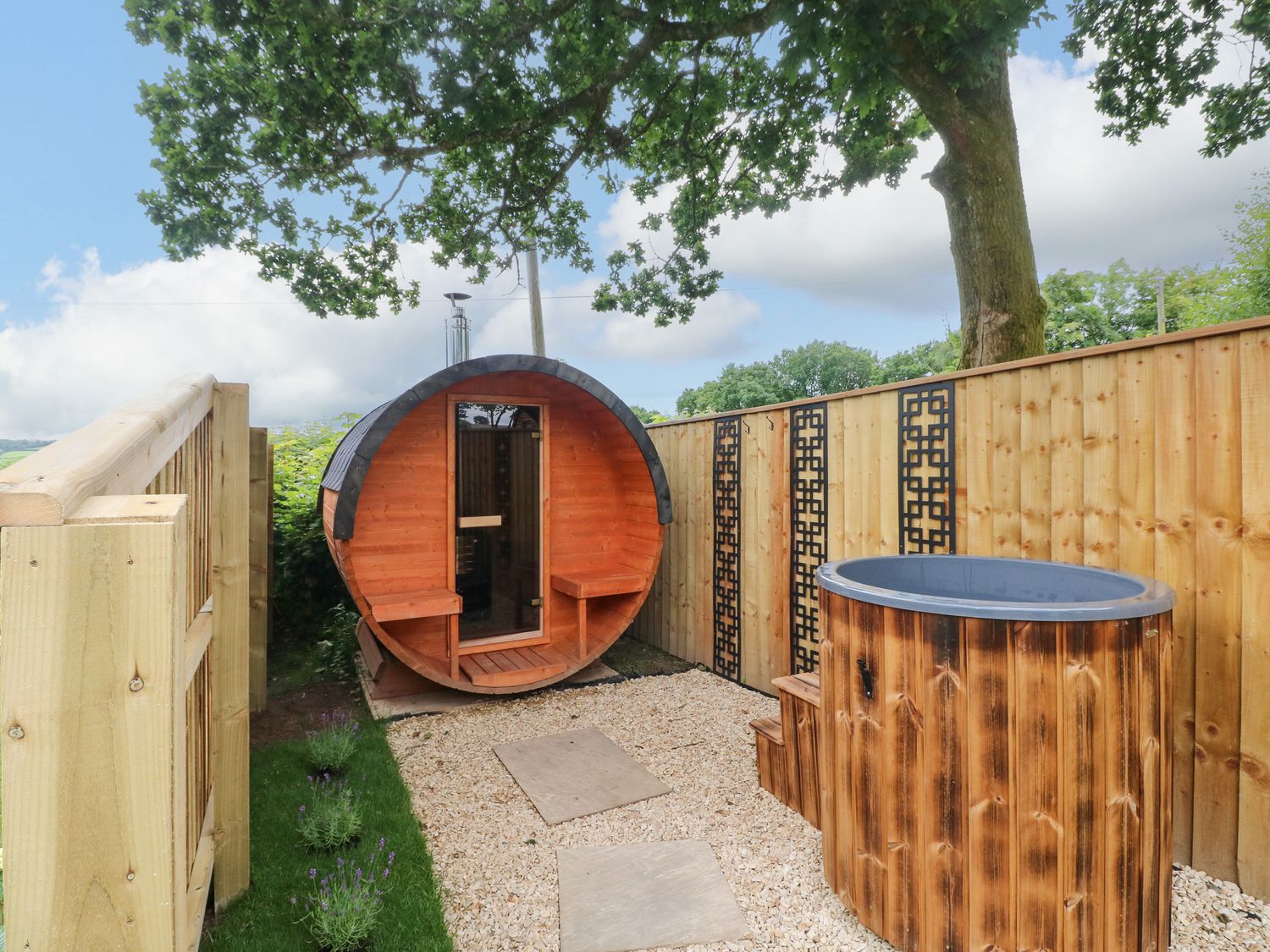 Roselea Luxury Pod Lodge, Llanddarog