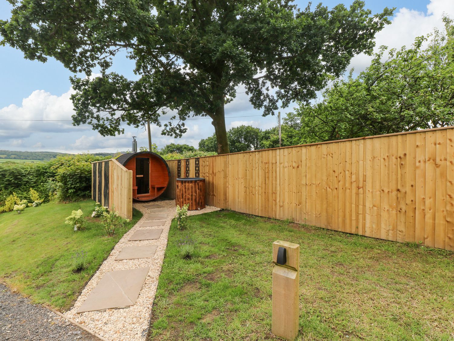 Roselea Luxury Pod Lodge, Llanddarog