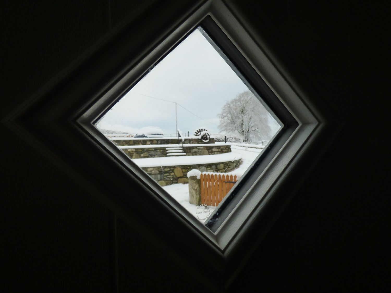 Y Côr, Glasfryn, Conwy. Hot tub. Woodburning stove. Near Eryri (Snowdonia) National Park. En-suites.