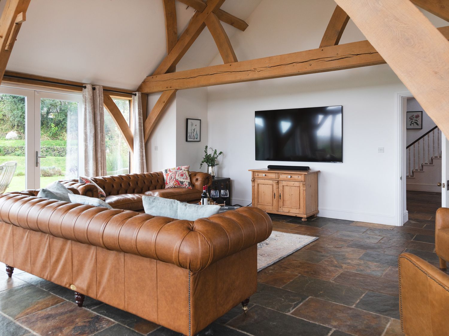 The Farmhouse, Malborough, Devon. Near coast. Off-road parking. Smart TV. Enclosed garden. Open plan