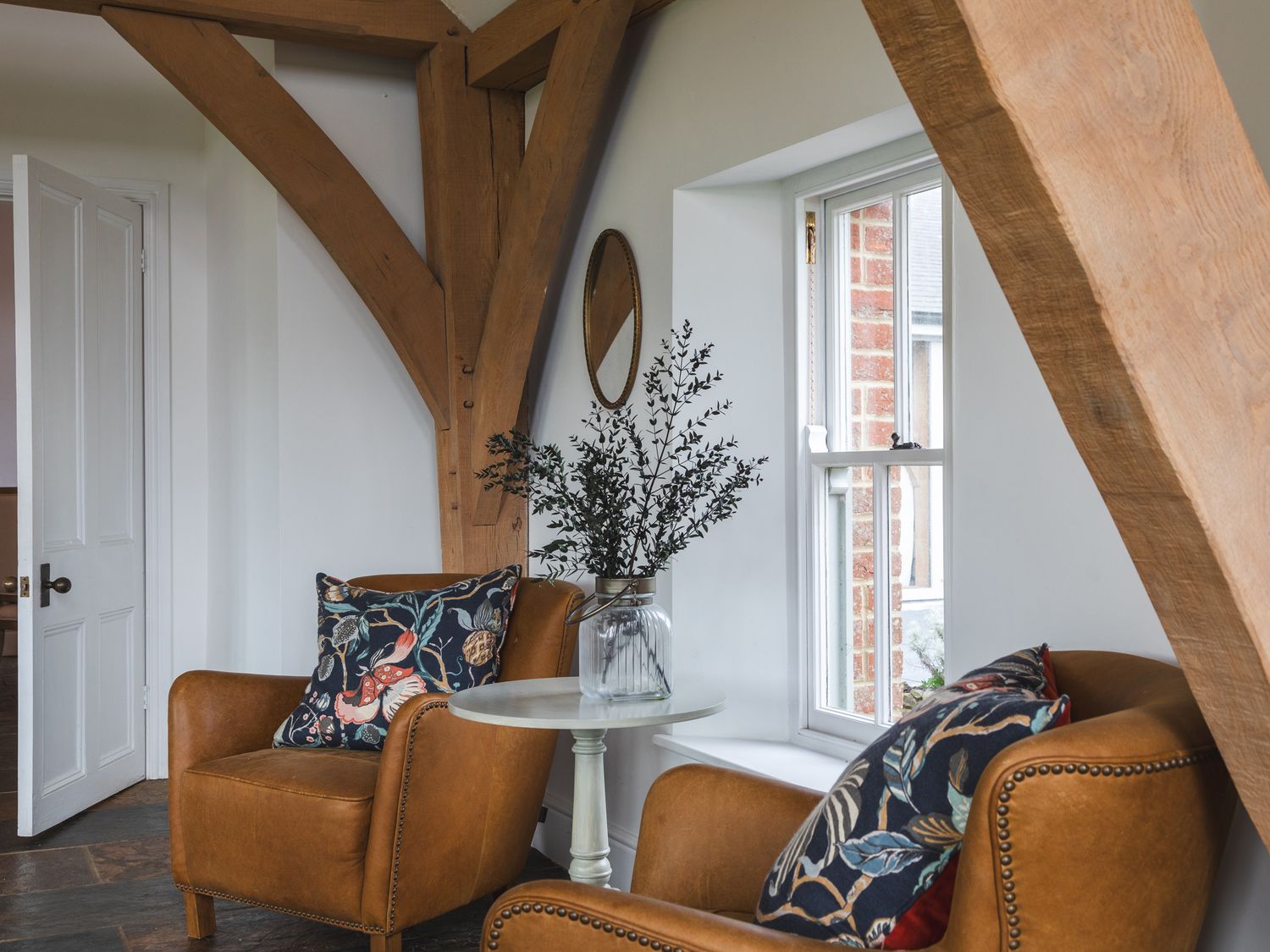 The Farmhouse, Malborough, Devon. Near coast. Off-road parking. Smart TV. Enclosed garden. Open plan