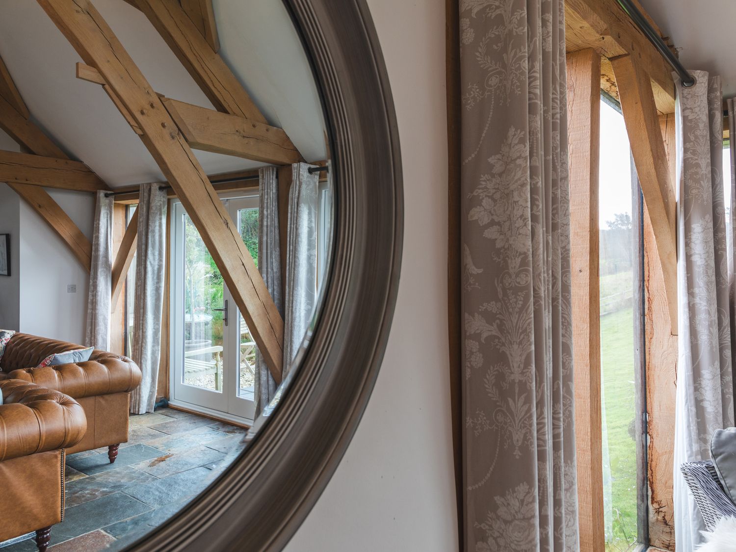The Farmhouse, Malborough, Devon. Near coast. Off-road parking. Smart TV. Enclosed garden. Open plan