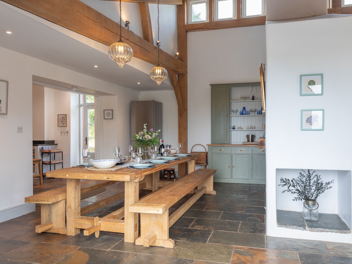 The Farmhouse, Malborough, Devon. Near coast. Off-road parking. Smart TV. Enclosed garden. Open plan