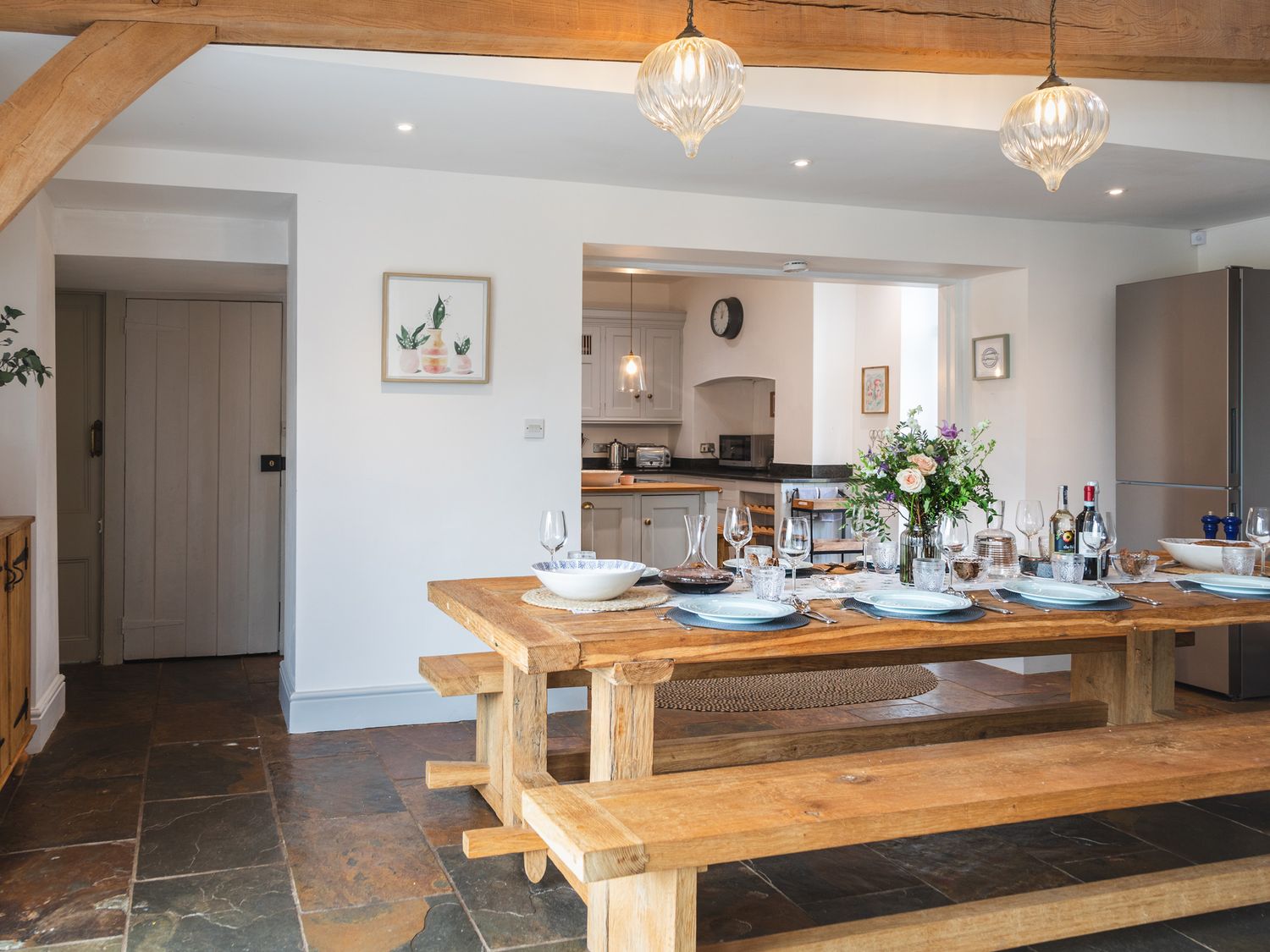 The Farmhouse, Malborough, Devon. Near coast. Off-road parking. Smart TV. Enclosed garden. Open plan