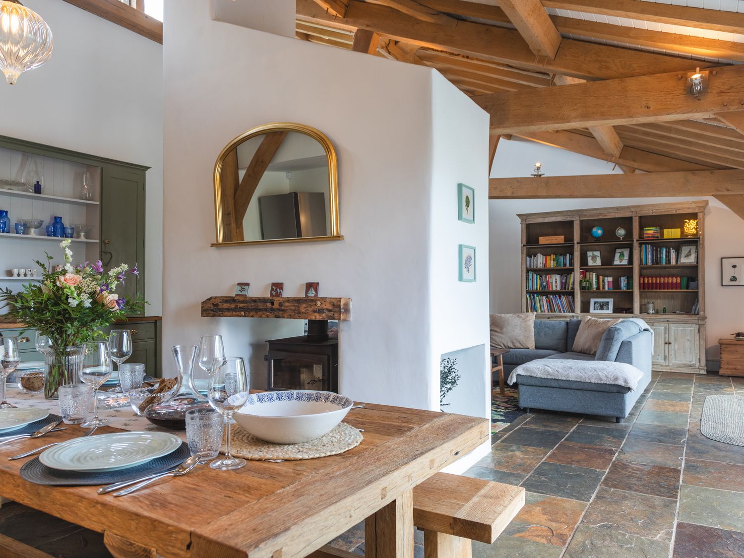 The Farmhouse, Malborough, Devon. Near coast. Off-road parking. Smart TV. Enclosed garden. Open plan