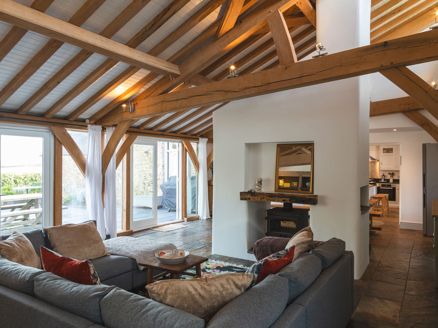 The Farmhouse, Malborough, Devon. Near coast. Off-road parking. Smart TV. Enclosed garden. Open plan