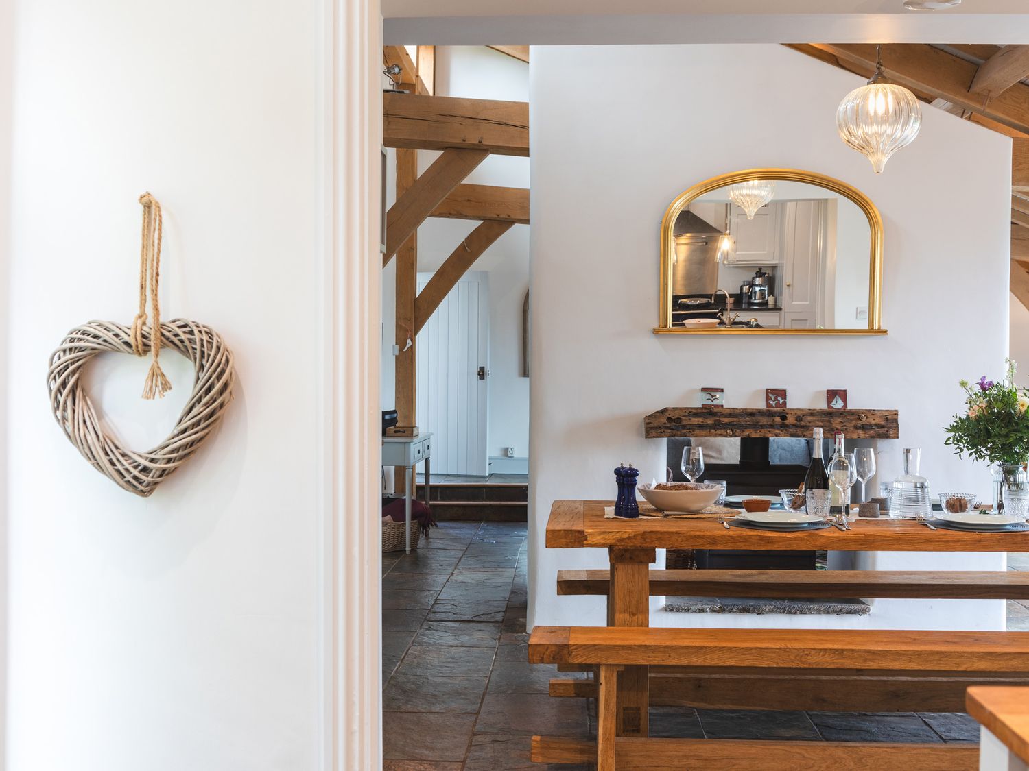 The Farmhouse, Malborough, Devon. Near coast. Off-road parking. Smart TV. Enclosed garden. Open plan