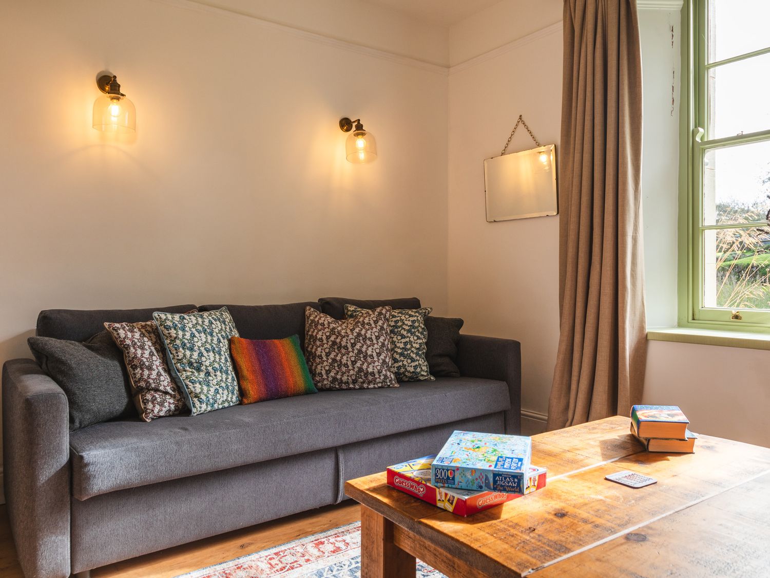 The Farmhouse, Malborough, Devon. Near coast. Off-road parking. Smart TV. Enclosed garden. Open plan