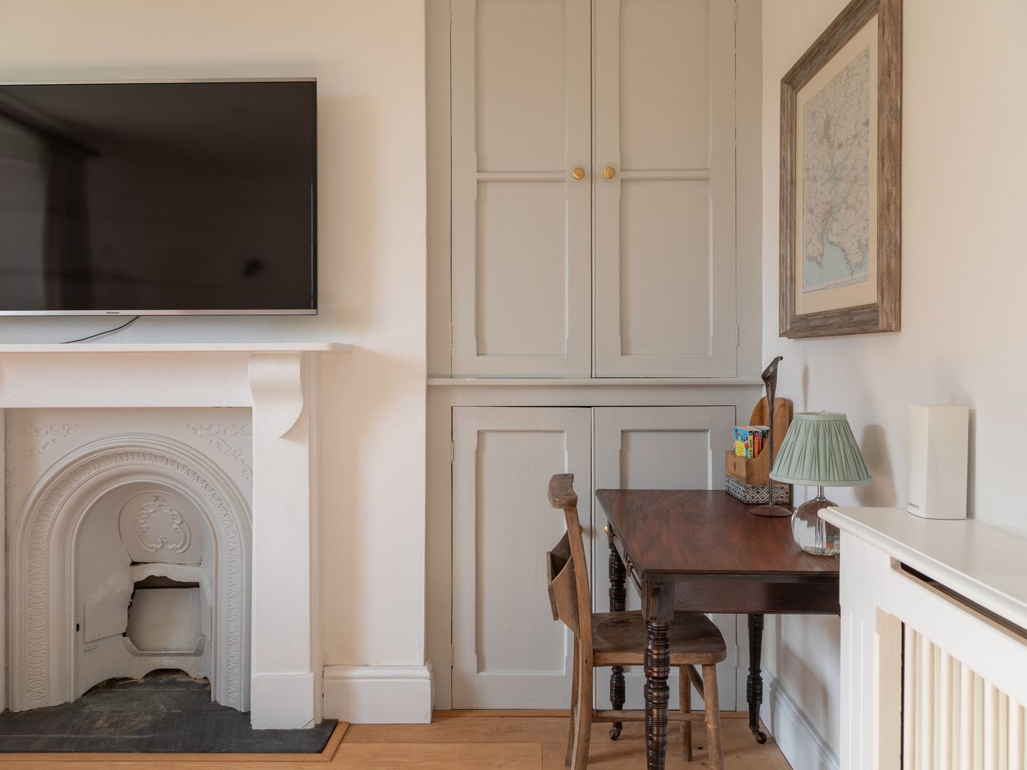 The Farmhouse, Malborough, Devon. Near coast. Off-road parking. Smart TV. Enclosed garden. Open plan