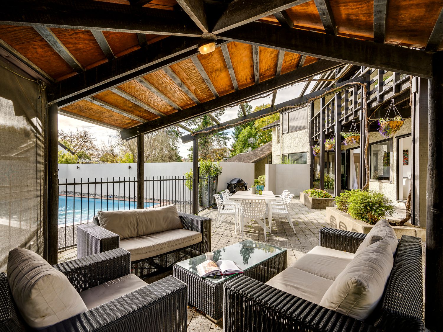 Splendid Sanctuary - Havelock North Holiday Home                     photo 2