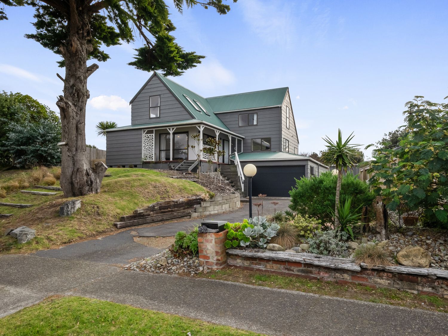 Beach Haven Manor - Waikanae Beach Holiday Home -  - 1159076 - photo 1