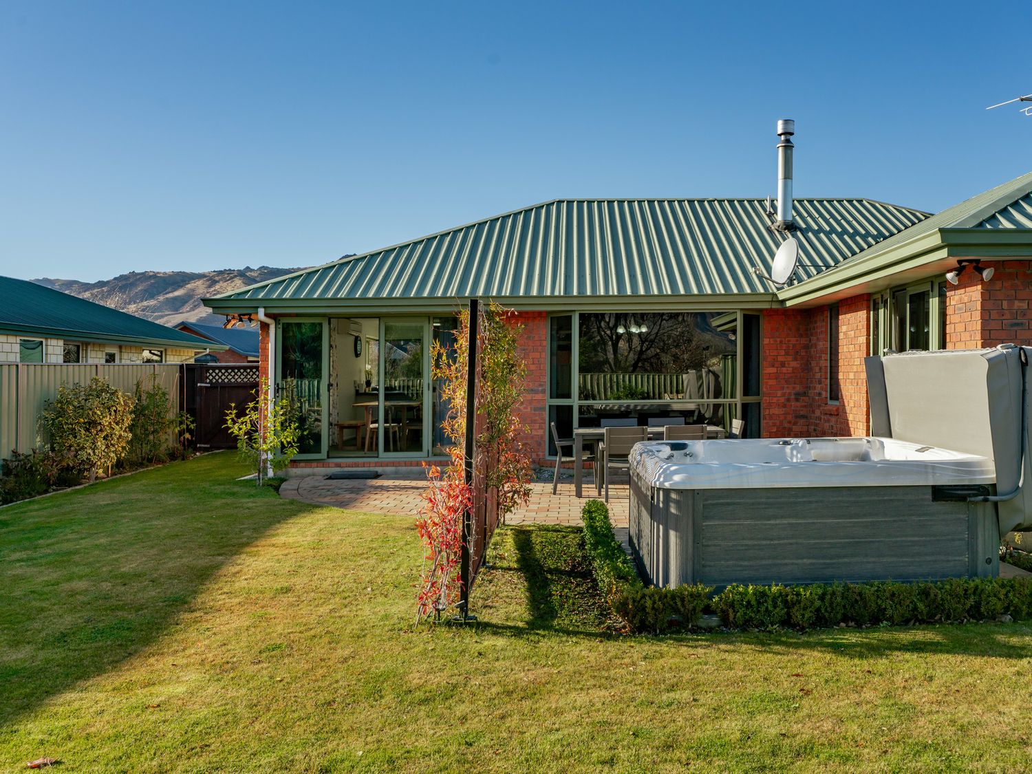 Fenwick - Cromwell Holiday Home                     photo 2
