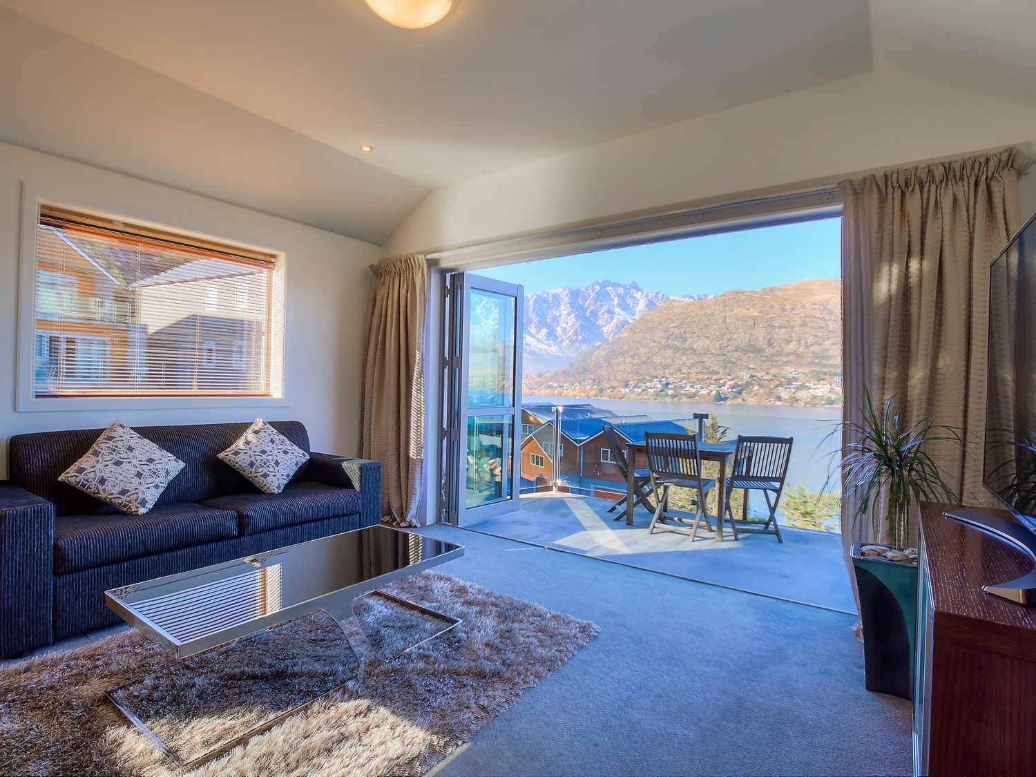 Alpine Vista - Queenstown Holiday Home -  - 1159372 - photo 1