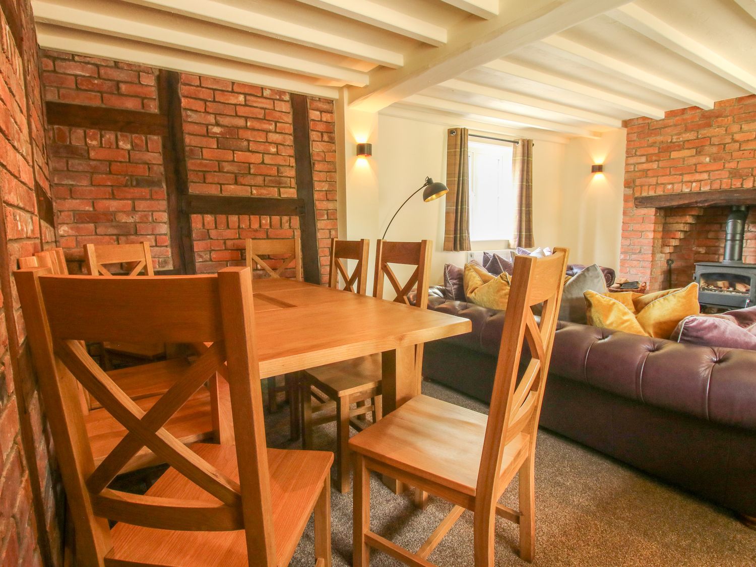 1 Clarkes Lane in St Martins, Shropshire. Woodburning stove. Games room. Hot tub. Pet-friendly. WiFi