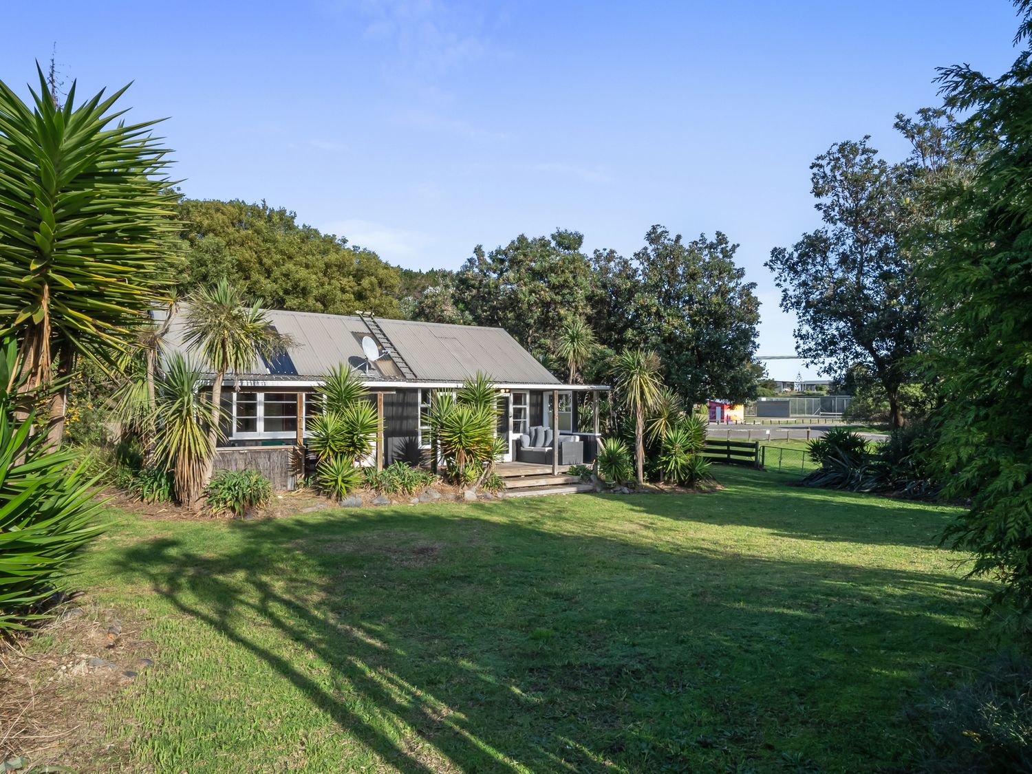 CocoLoco - Waitarere Beach Holiday Home -  - 1159455 - photo 1