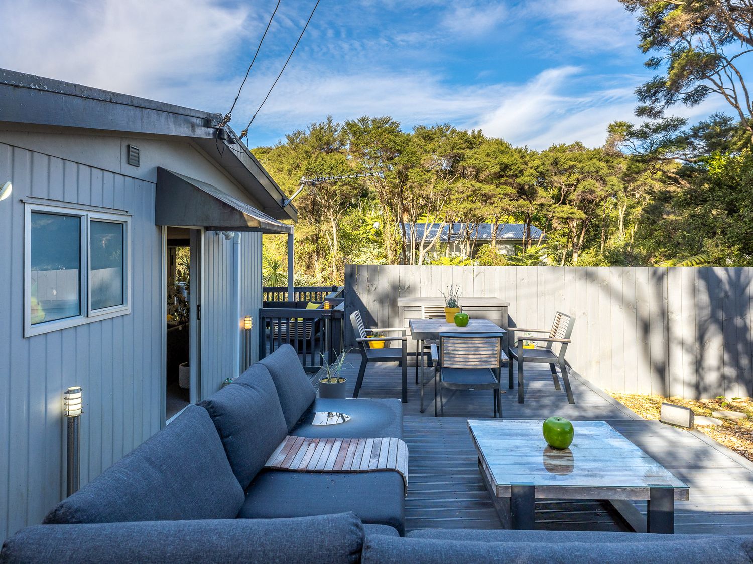 Island Sanctuary - Waiheke Holiday Home                     photo 2