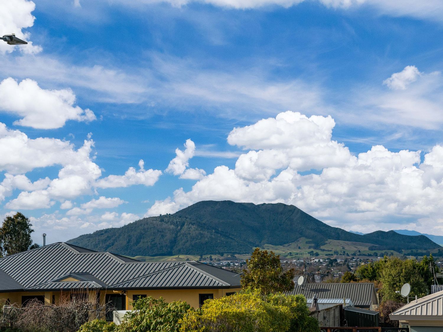 Getaway on Grove - Lake Taupo Holiday Home -  - 1160072 - photo 1