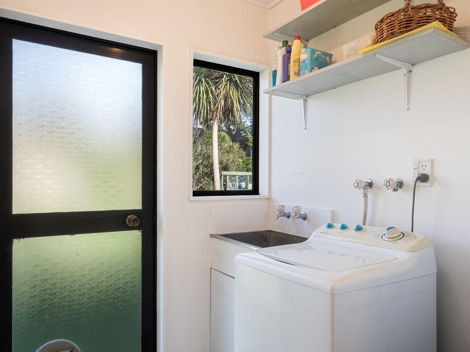 Dale Sanctuary - Raumati South Holiday Home                     photo 13