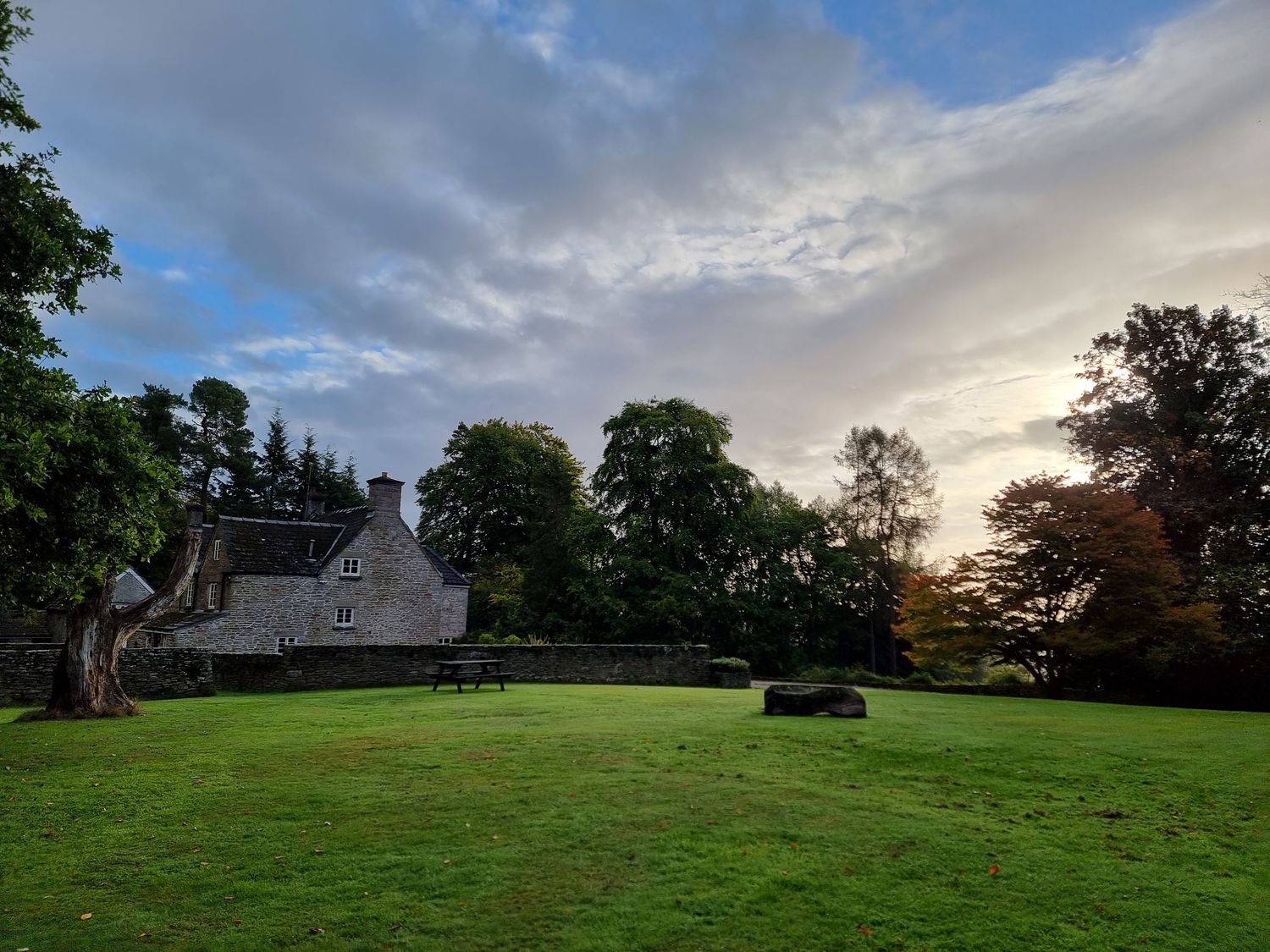 Danby Lodge, Yorkley, Gloucestershire. Swimming pool. Pet-friendly. Library. Cinema room. 6 bedrooms