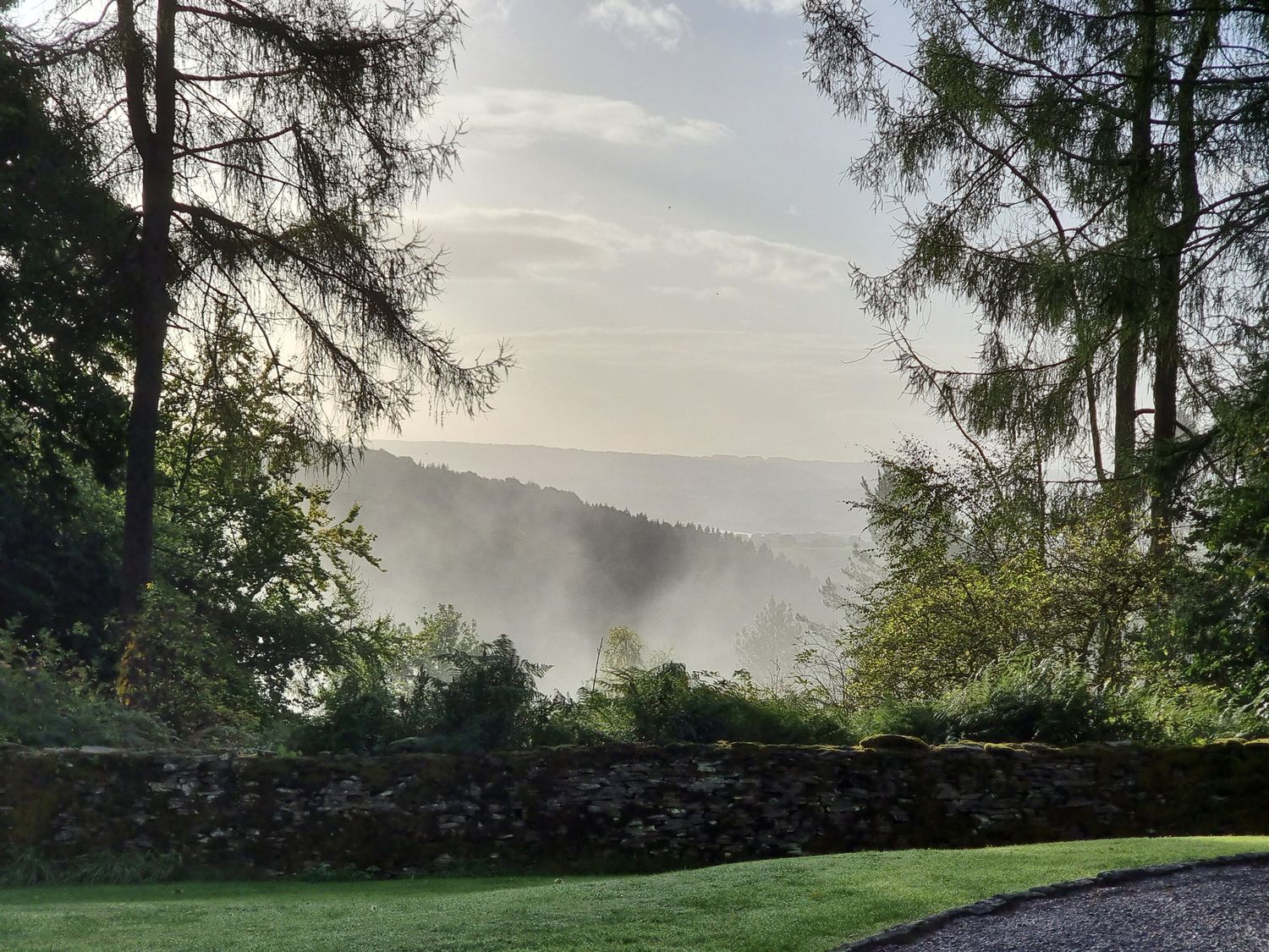 Danby Lodge, Yorkley, Gloucestershire. Swimming pool. Pet-friendly. Library. Cinema room. 6 bedrooms