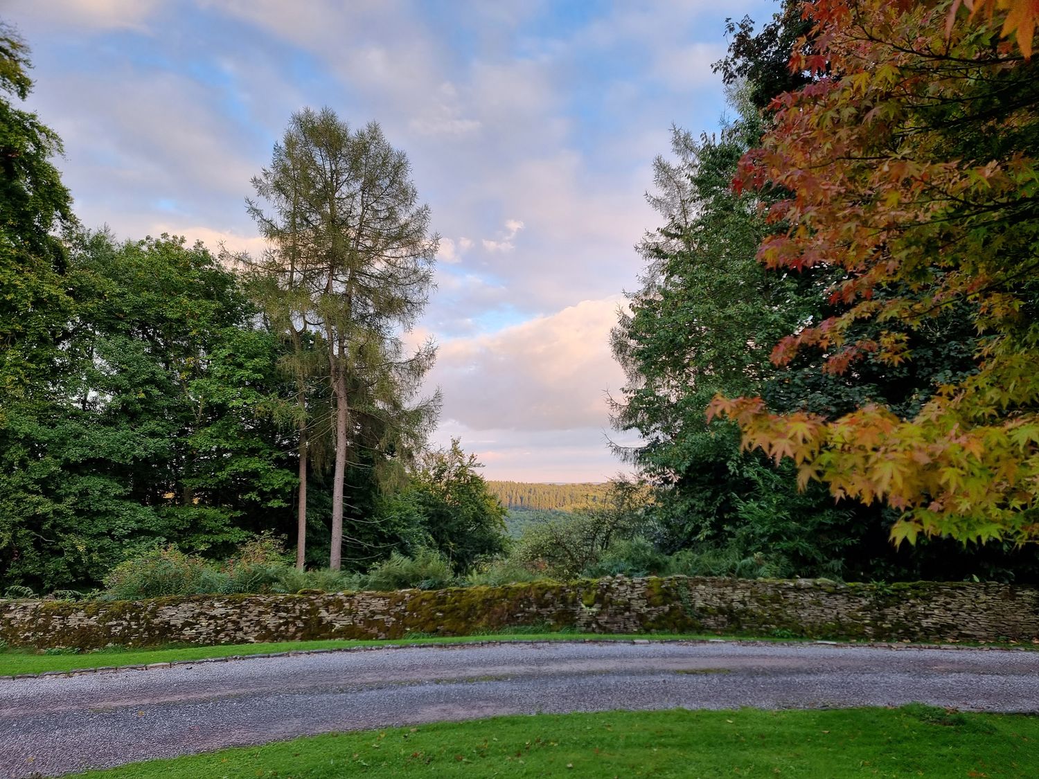 Danby Lodge, Yorkley, Gloucestershire. Swimming pool. Pet-friendly. Library. Cinema room. 6 bedrooms