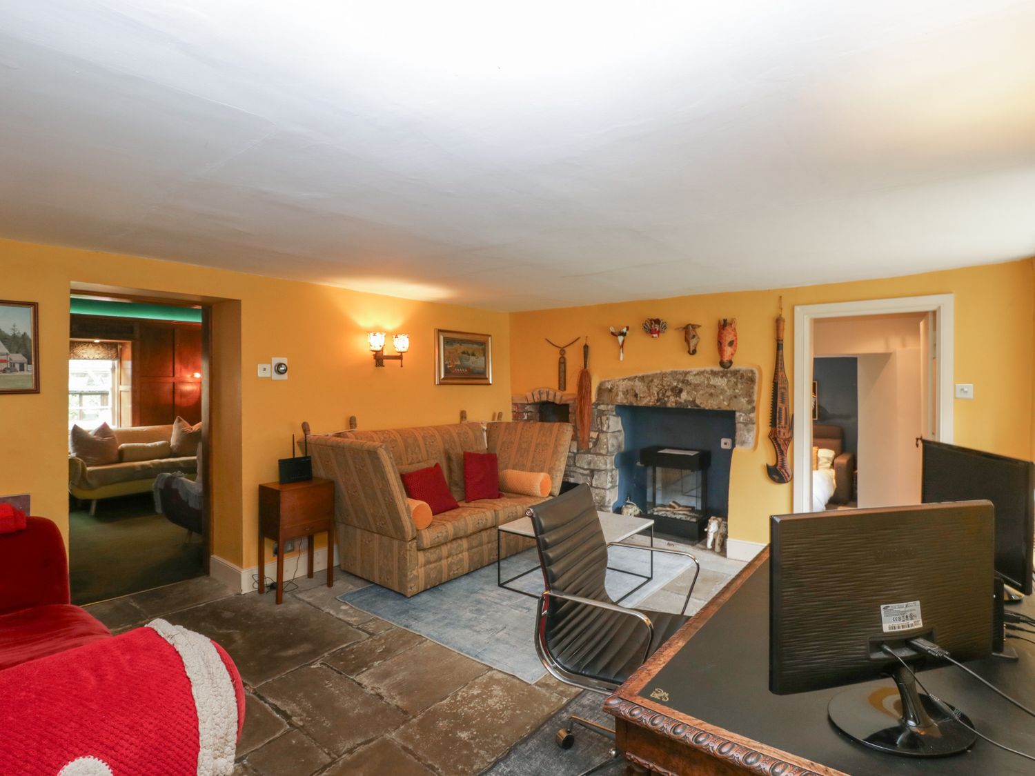 Danby Lodge, Yorkley, Gloucestershire. Swimming pool. Pet-friendly. Library. Cinema room. 6 bedrooms