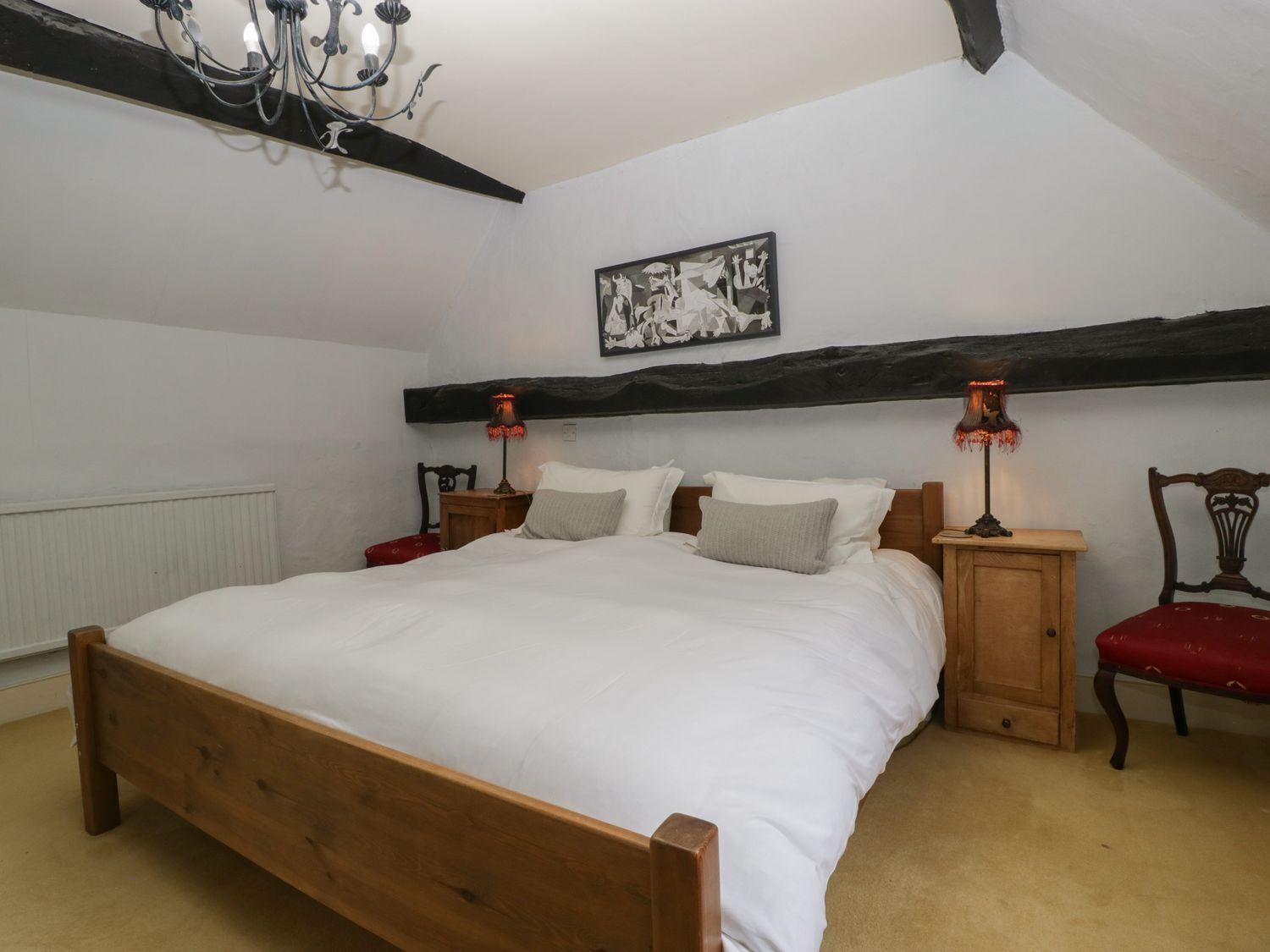 Danby Lodge, Yorkley, Gloucestershire. Swimming pool. Pet-friendly. Library. Cinema room. 6 bedrooms