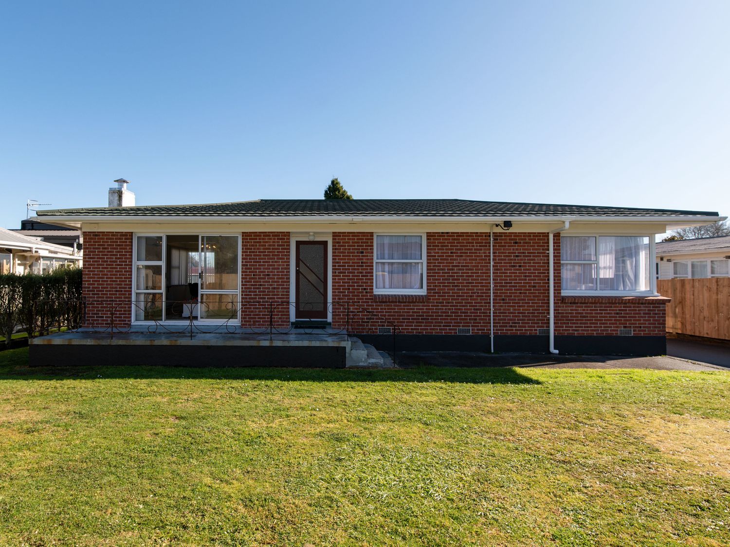 Ōwhata Retreat - Rotorua Holiday Home                     photo 2