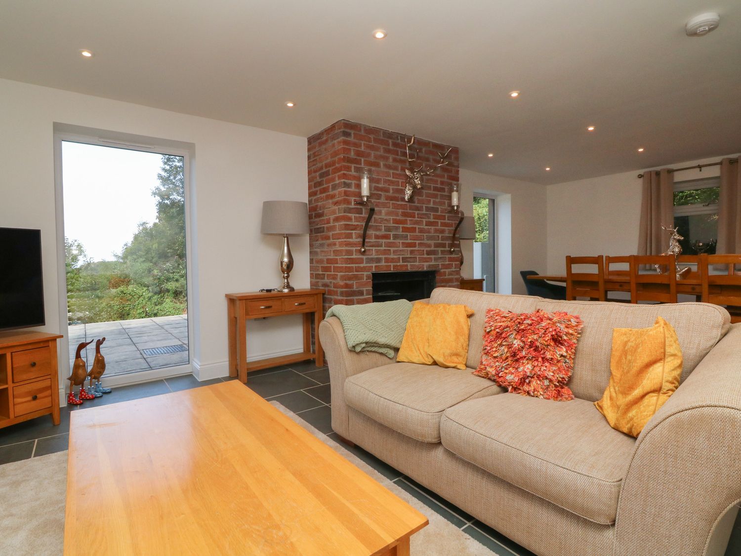 St Eloi in Lee, Ilfracombe, Devon. Hot tub. Woodburning stove. Countryside. Near beach. Pet-friendly