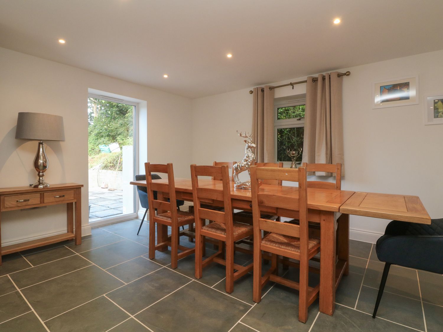 St Eloi in Lee, Ilfracombe, Devon. Hot tub. Woodburning stove. Countryside. Near beach. Pet-friendly