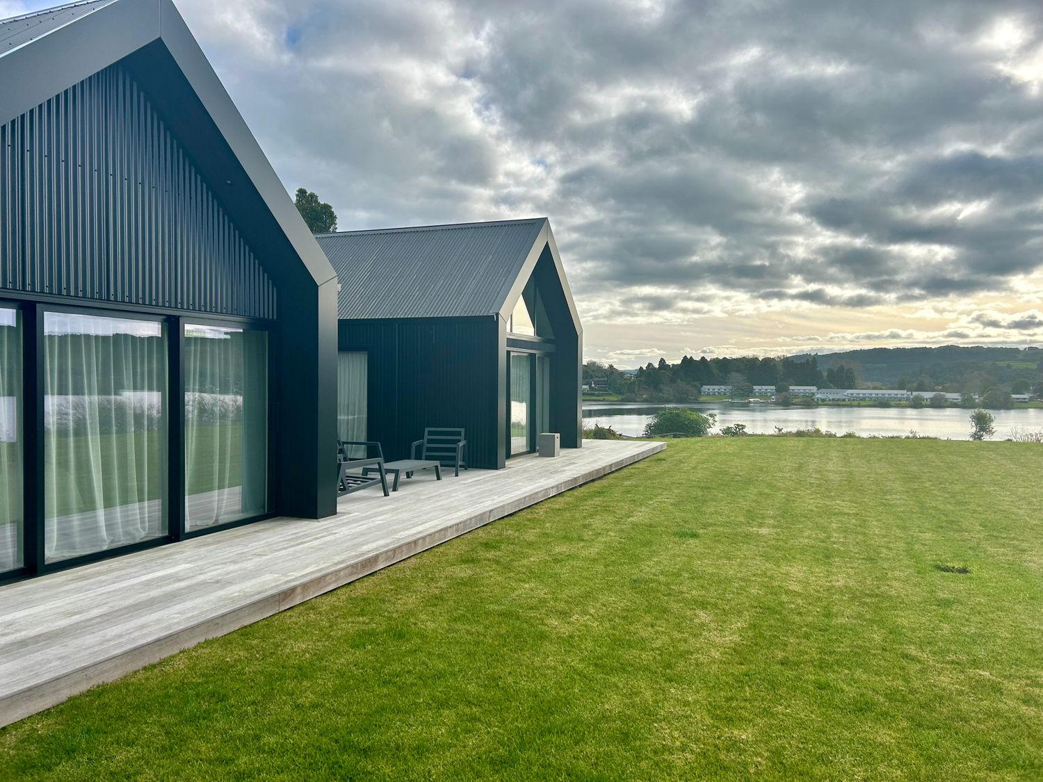 Lakefront Living - Lake Rotoiti Holiday Home                     photo 25