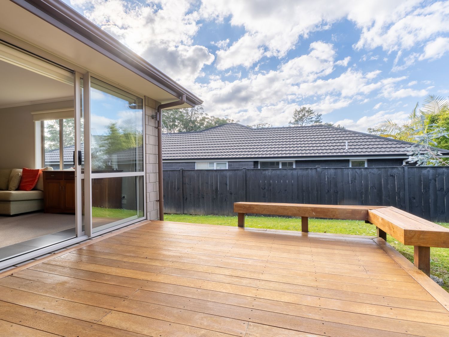 Relax on Cottage Court - Silverdale Holiday Home                     photo 2