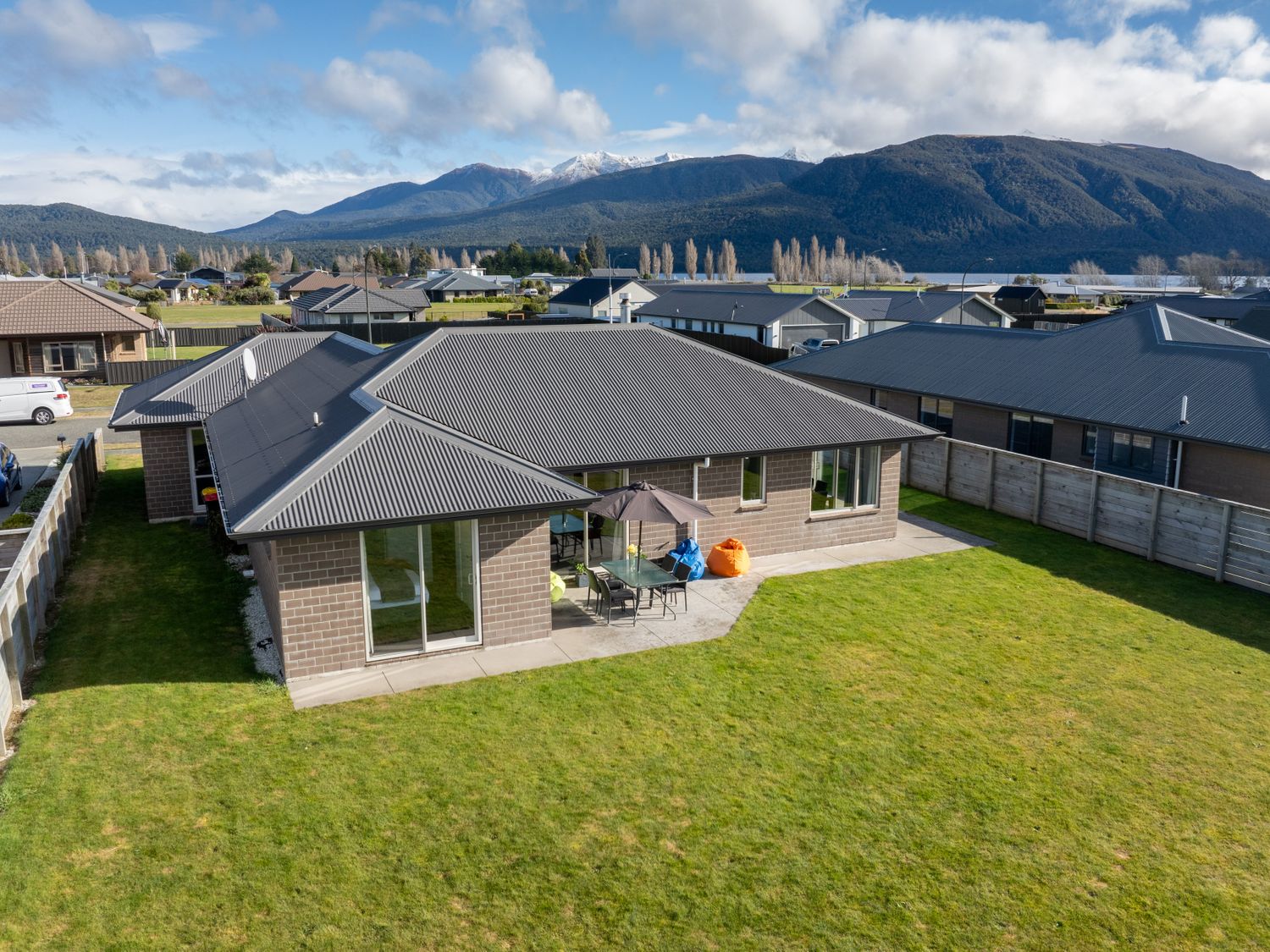 Cozy Haven - Te Anau Holiday Home -  - 1161867 - photo 1