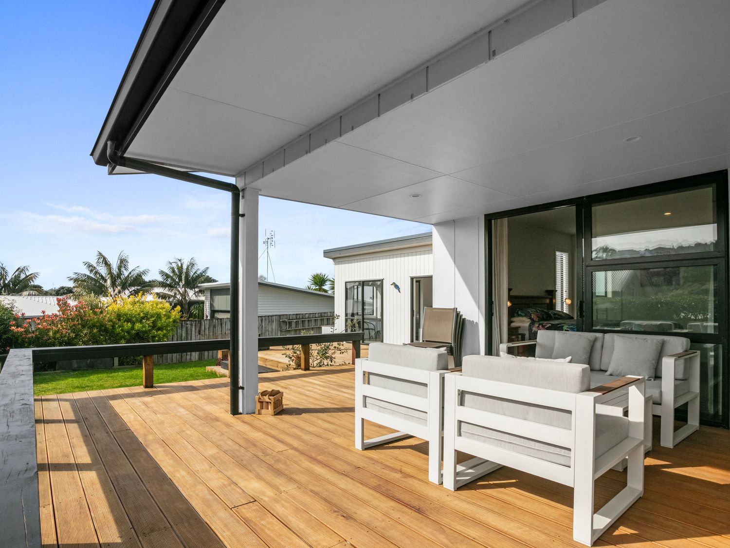 Beachy Serenity - Waihi Beach Holiday Home                     photo 2
