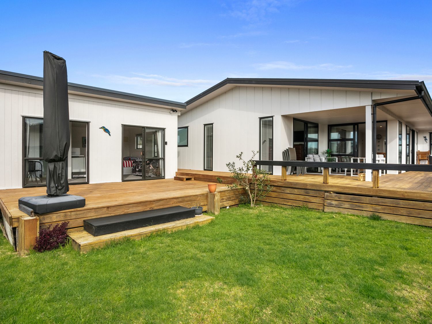 Beachy Serenity - Waihi Beach Holiday Home -  - 1161960 - photo 1