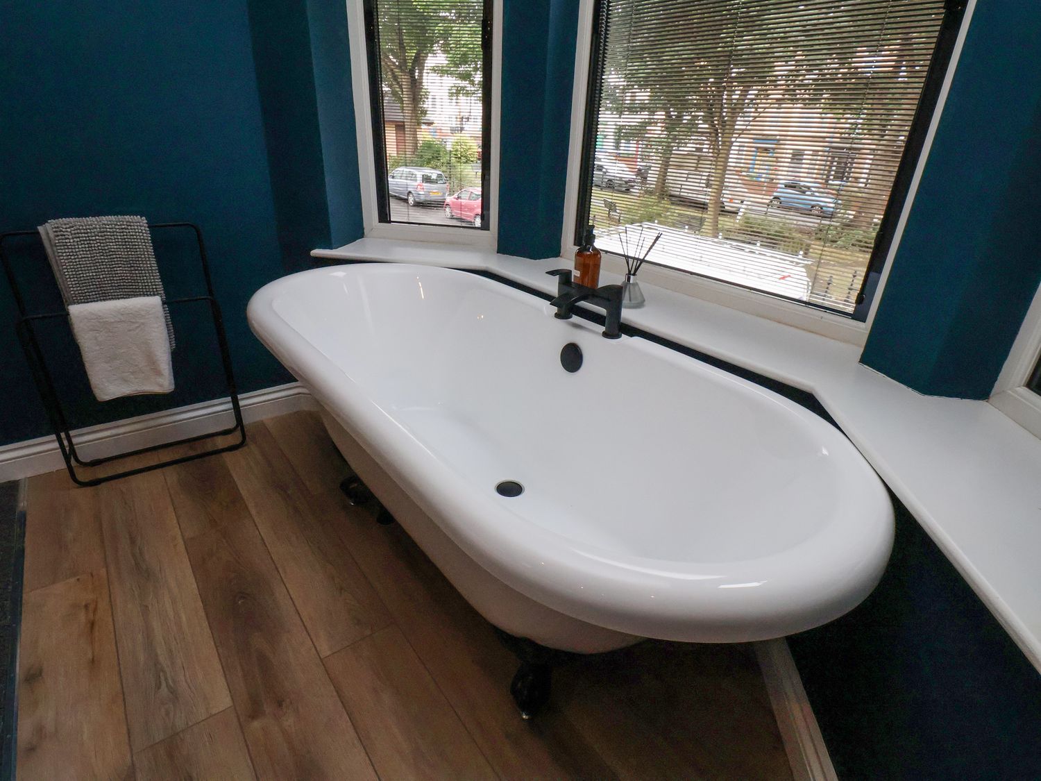 23 Trafalgar Square, Scarborough, North Yorkshire. Hot tub. Dog-friendly. Cinema room. Near a beach.