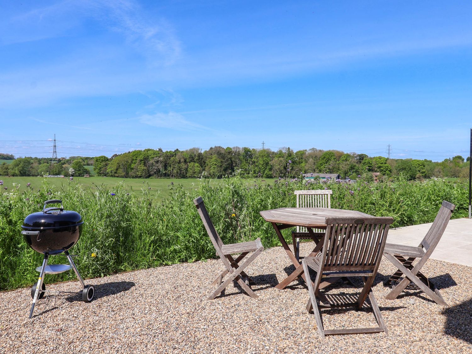 Brock House in Northallerton, North Yorkshire. Hot tub. Enclosed garden. Open-plan. Off-road parking