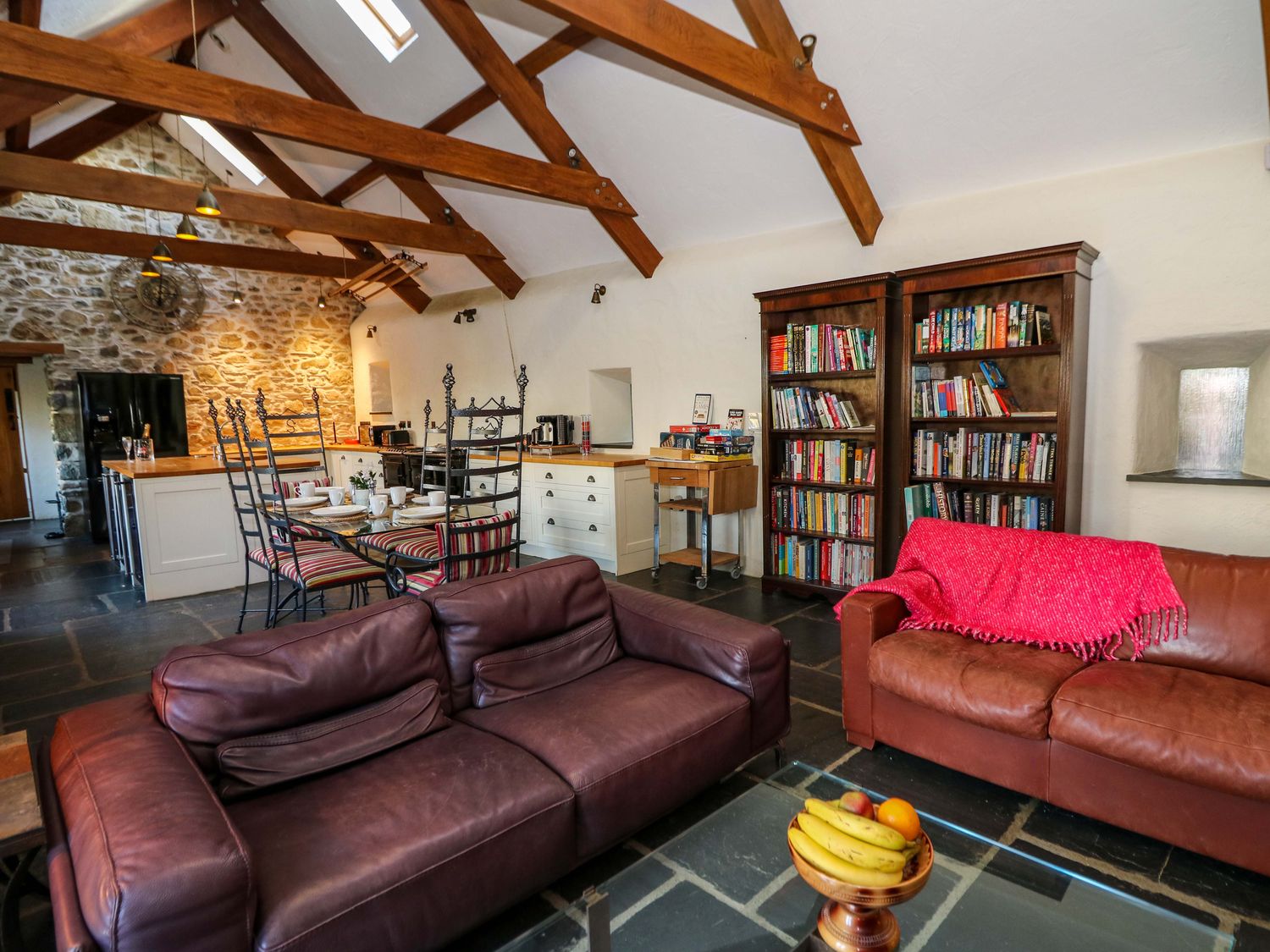 St Dogwells Barn, Wolfscastle, Pembrokeshire. Woodburning stove. Freestanding bath. Off-road parking