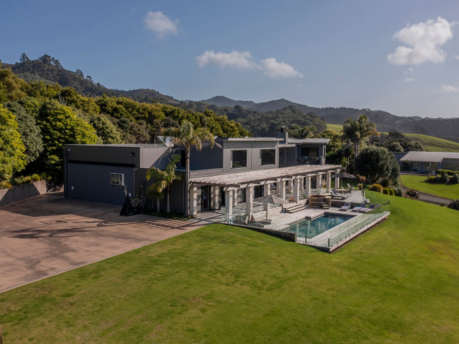 Te Punga Lodge - Whangapoua Beach Luxury Villa                     photo 44