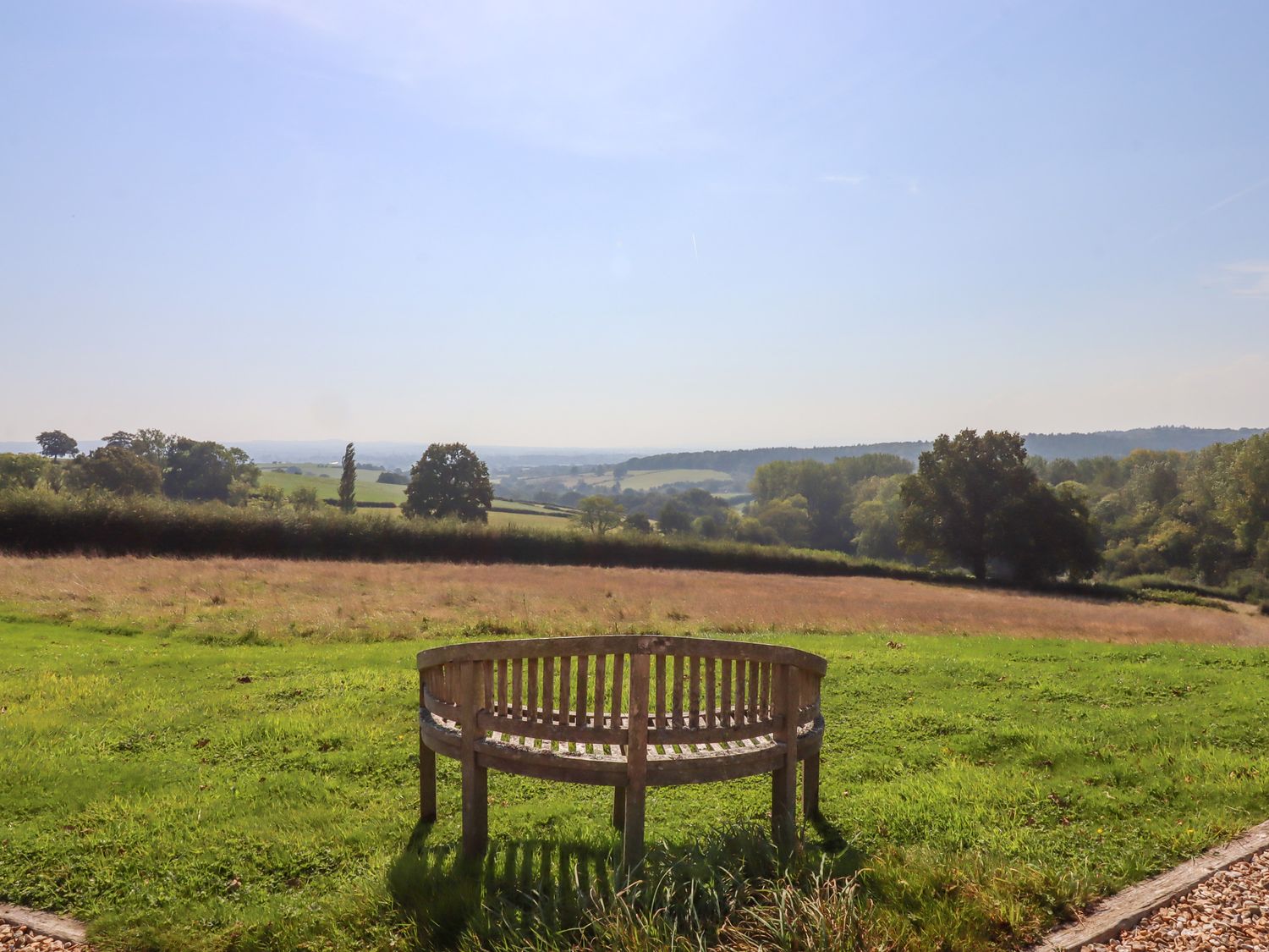 Sherway Dairy, Clyst Hydon, Devon. Romantic. Exceptional countryside views. Single-storey. Smart TV.